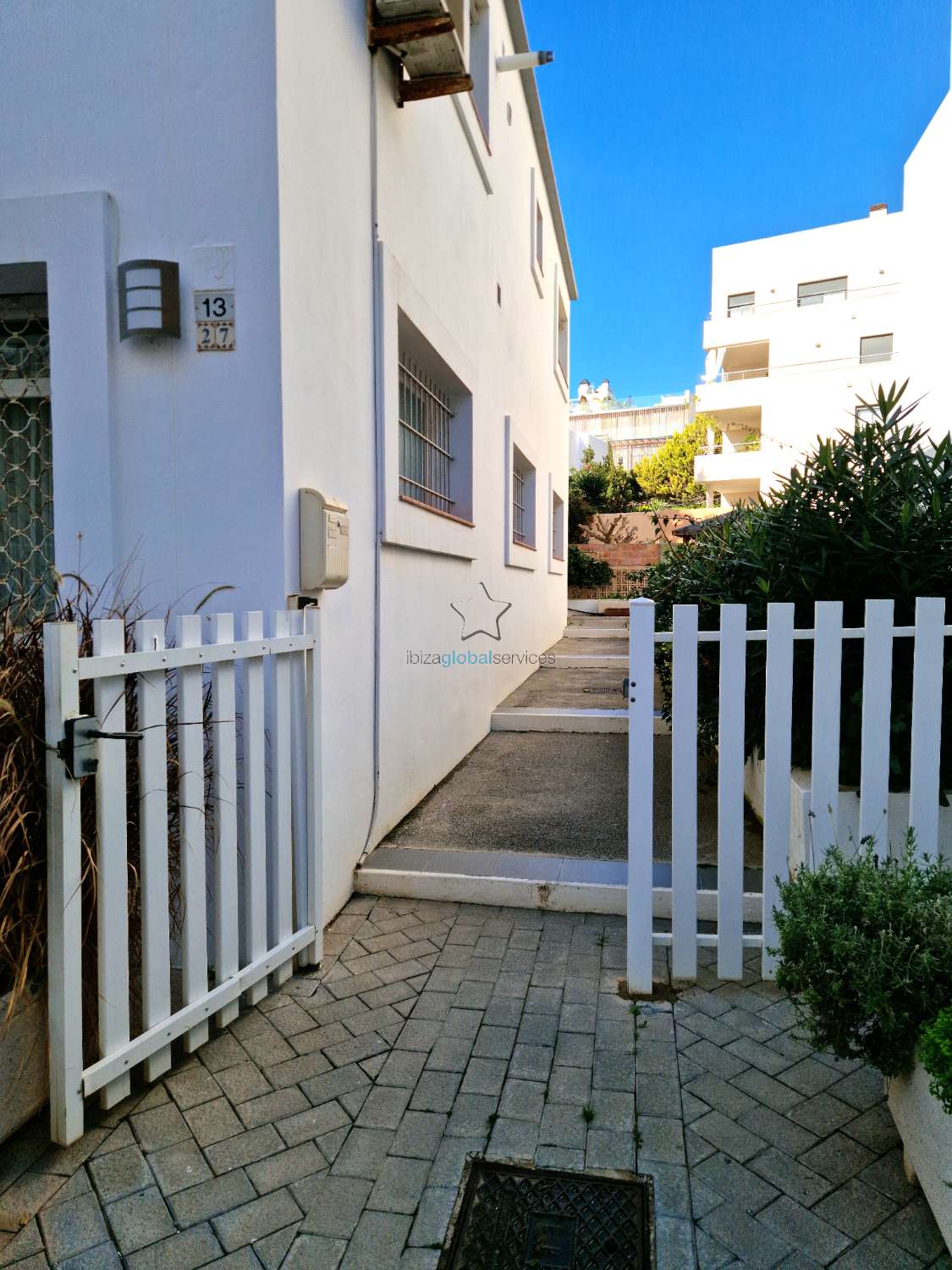 Bright apartment near the beach